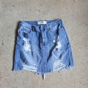 Hollister Ultra High Rise Distressed Denim Mini Skirt Light Wash Size 9 W29